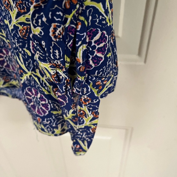 Patterned Blouse - Picture 4 of 6